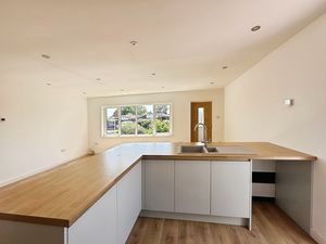 Kitchen- click for photo gallery